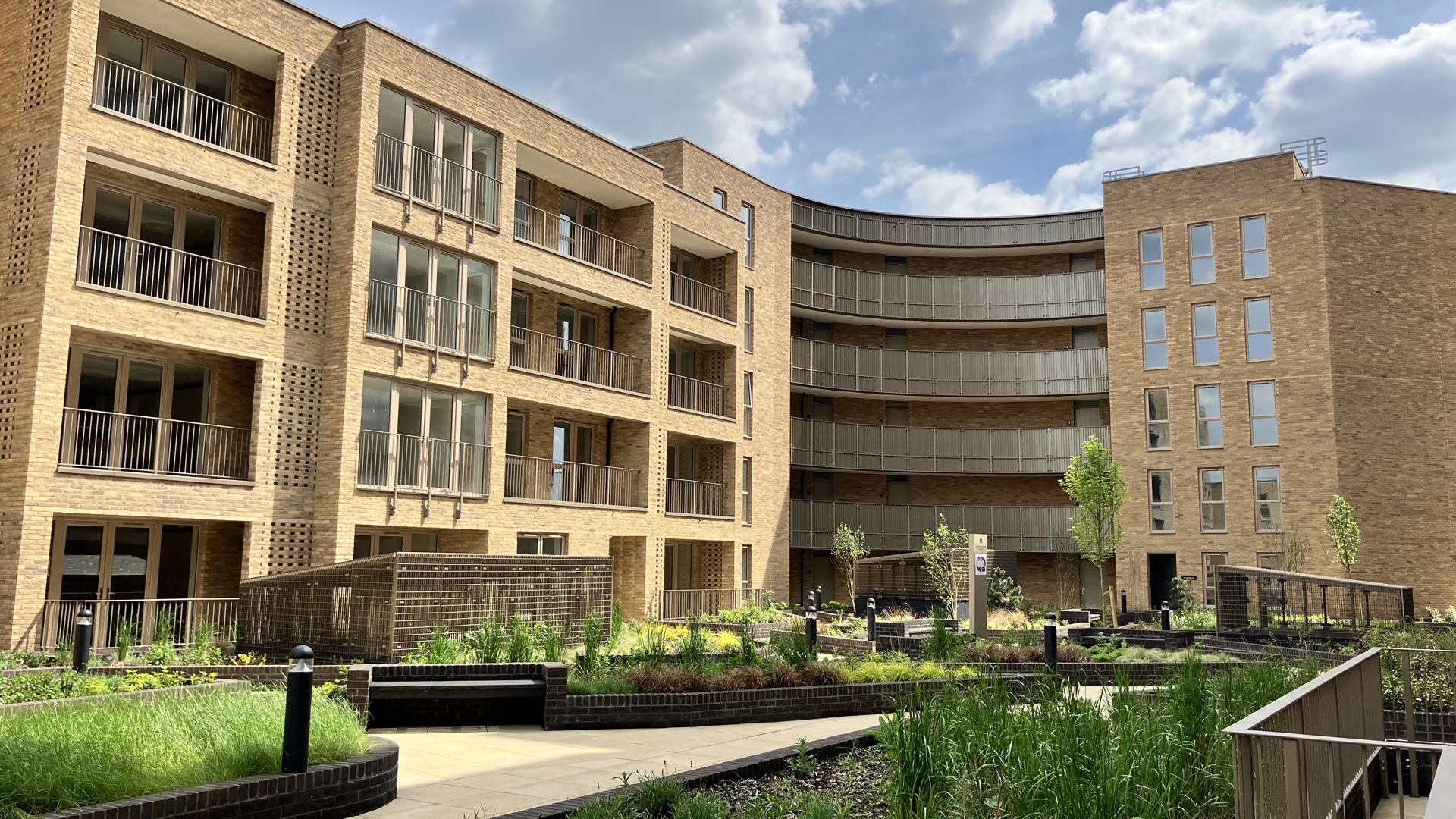 UK Resi Sterling Gardens Newbury 1