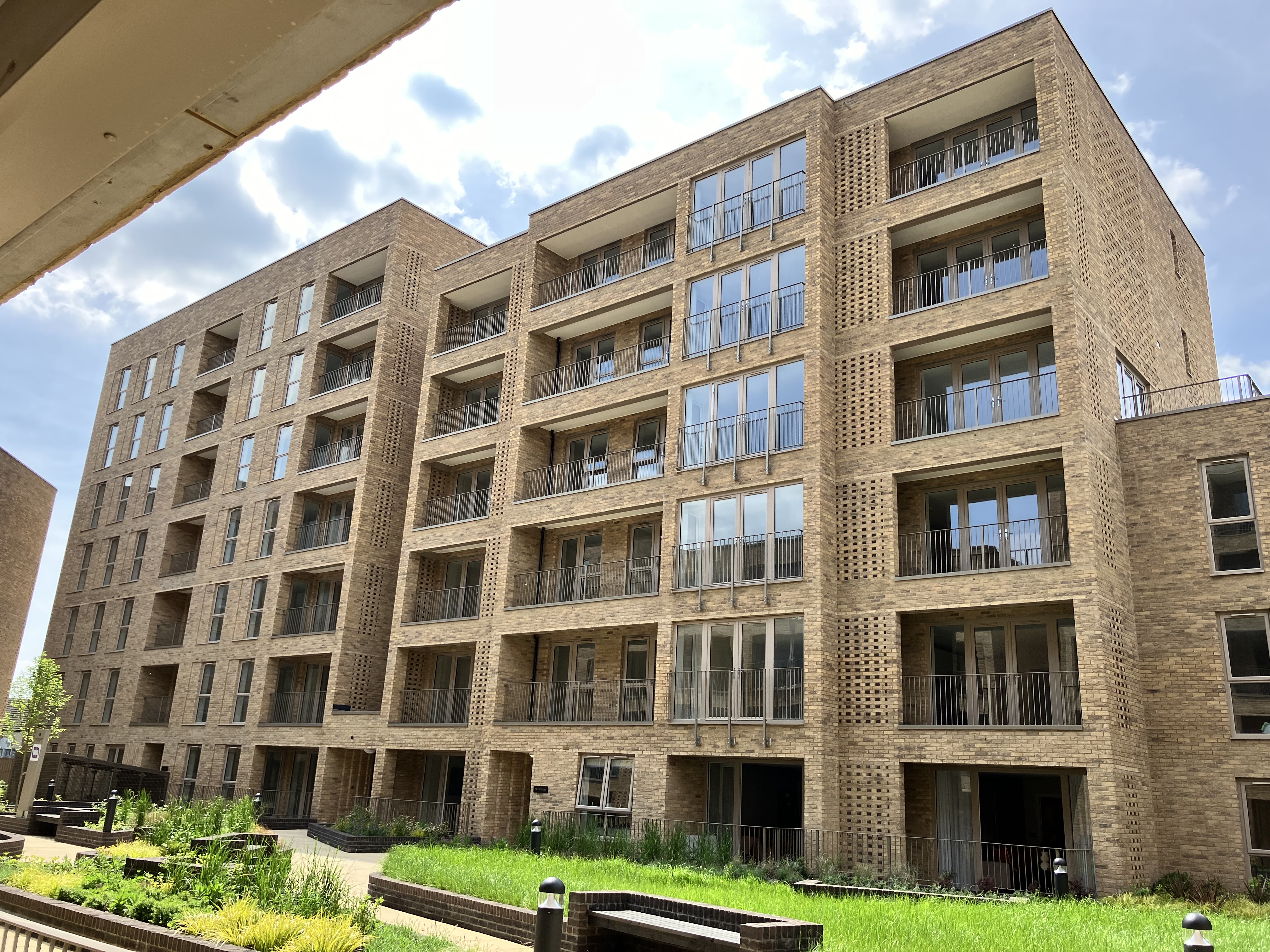 UK Resi Sterling Gardens Newbury 2