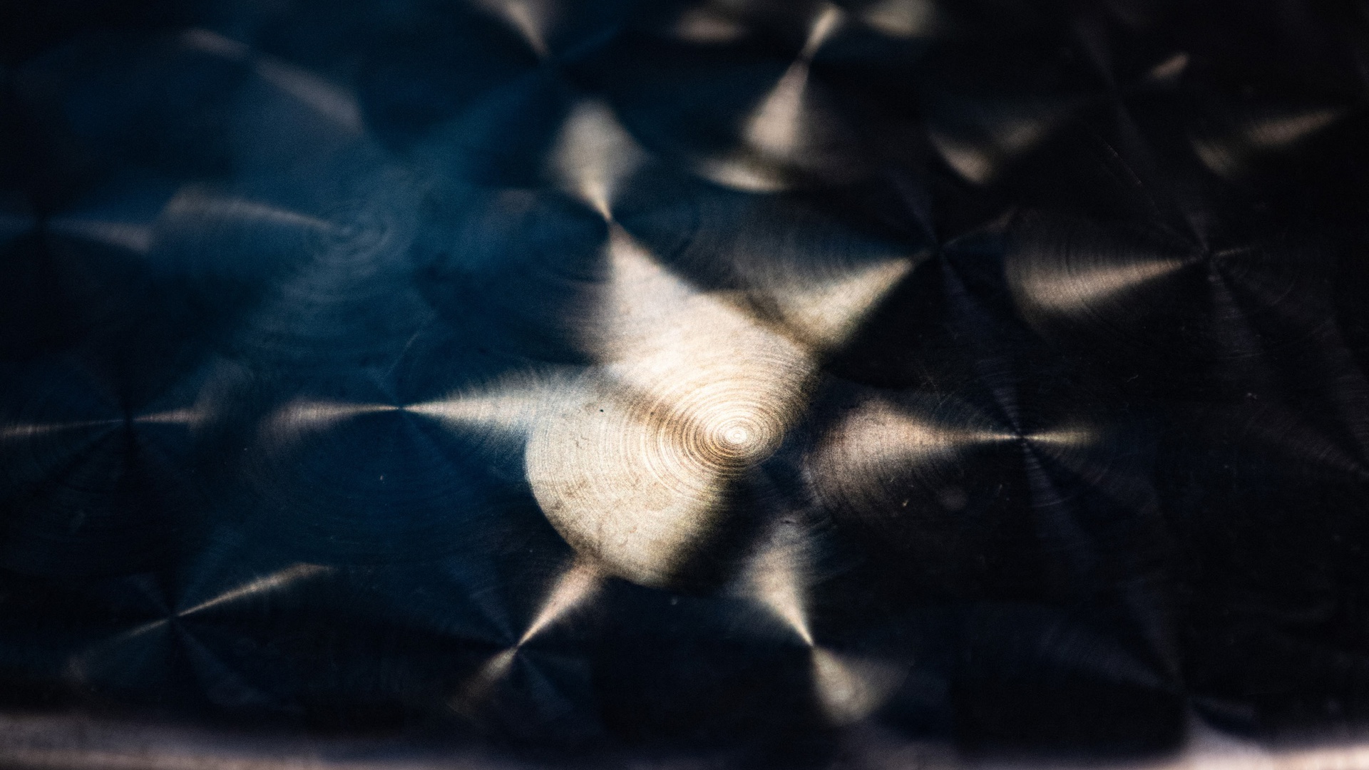 White paper : Beyond mathematical models and algorithms: Quantitative investing explained by Edmond de Rothschild